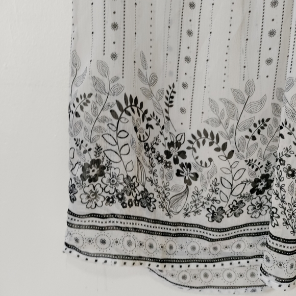 Women's Sheer Floral tank top Blouse - Picture 4 of 5